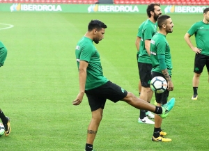 Επιστροφή για Τσάβες και άλλους τρεις