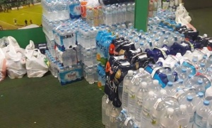 Μοιράζει στους πυρόπληκτους τις προμήθειες η Θύρα 13