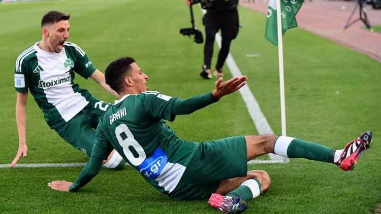 Νίκη με δεύτερη 3άρα σε «δικέφαλο» για τον Παναθηναϊκό - Αφεντικό για τη 2η θέση το «τριφύλλι»