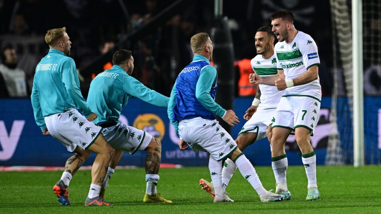 Η αγωνία στον πάγκο του Παναθηναϊκού και το ξέσπασμα μετά τη νίκη στην Τούμπα (vid)