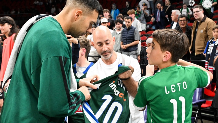 Ο Παναθηναϊκός αποθεώνει τους οπαδούς του που βρέθηκαν στην Αυστραλία (pics)