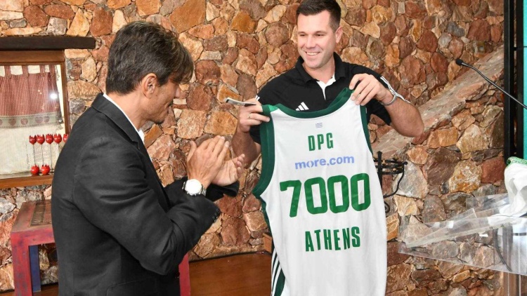 Παναθηναϊκό δείπνο στην ΚΑΕ - Δώρο της ομάδας στον Δ. Γιαννακόπουλο
