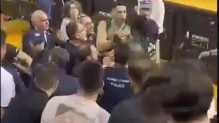 Καφρίλες εις βάρος Λεσόρ και 13χρονου μετά τη νίκη επί του ΠΑΟΚ (vid)