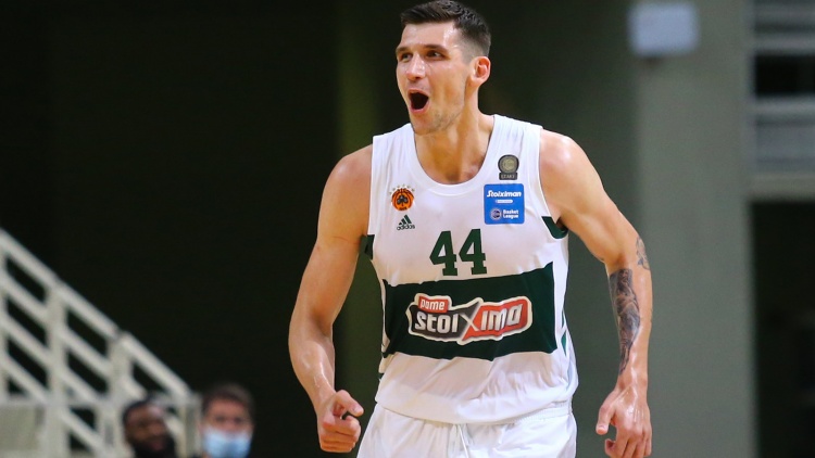 Χατ-τρικ σε προσωπικά ρεκόρ από τον Μήτογλου