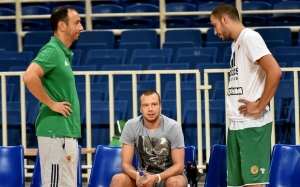 Έβγαλε τον γύψο ο Λεκαβίτσιους, τη Δευτέρα οι διεθνείς