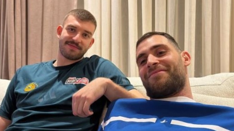 Ο Ρογκαβόπουλος στο πλευρό του Παπαγιάννη μετά τη ρήξη χιαστού (pic)