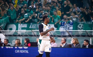 Αντετοκούνμπο: «Να χτίσουμε σε τέτοιες νίκες»