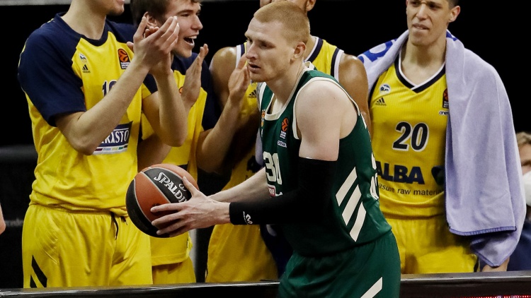 Ουάιτ: «Δεν συνεχίσαμε την καλή άμυνα στο δεύτερο ημίχρονο»