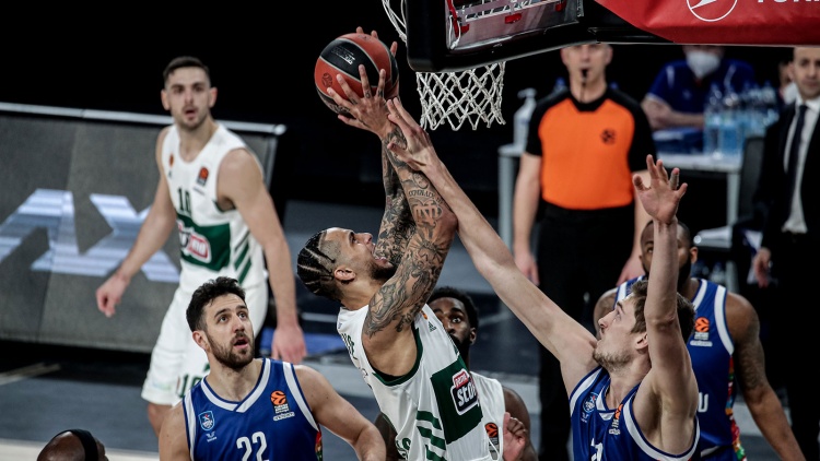 Όγκαστ: «Να πάρουμε τους εγχώριους τίτλους»