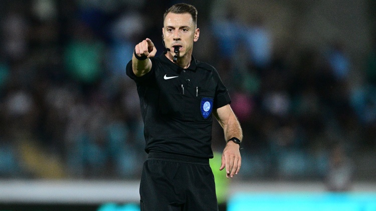 Βεργέτης στο γήπεδο και Τζήλος στο VAR στο Πανσερραϊκός-Παναθηναϊκός!