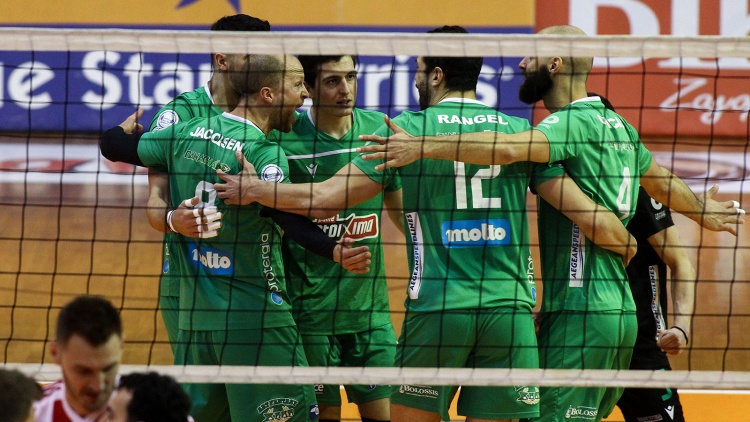 Ηττήθηκε και αποχαιρέτησε τον τίτλο