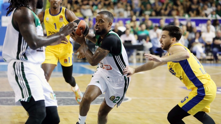 Μπράουν: «Πρέπει να έχουμε καλύτερη επικοινωνία στην άμυνα - Ομαλή η προσαρμογή μου»