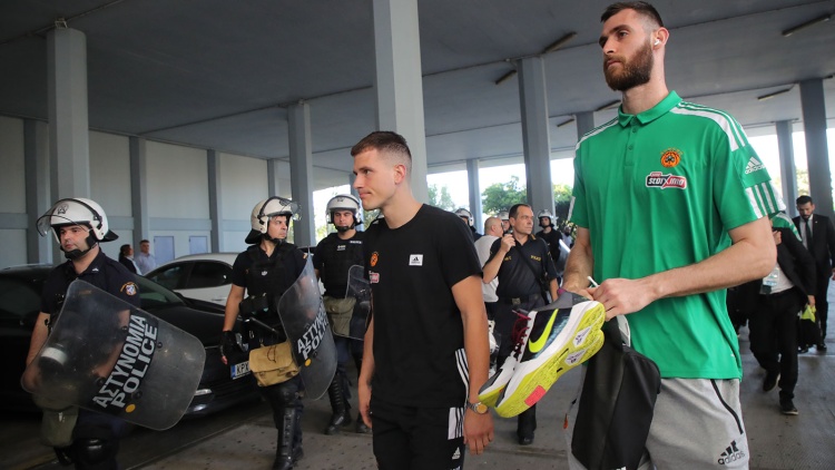 Έφτασε στο ΣΕΦ ο Παναθηναϊκός (pics)
