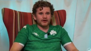 Άγγλος σε εκπομπή του Τσάμπιονς Λιγκ με φανέλα του Παναθηναϊκού (vids)