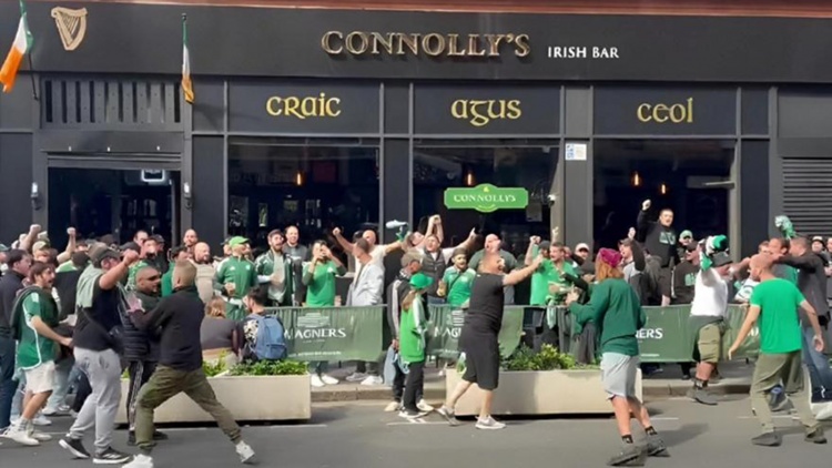 Οι φίλοι του Παναθηναϊκού έβαψαν πράσινη τη Γλασκώβη (vid)