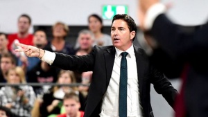 Ο Πασκουάλ επιστρέφει εκεί που ξεκίνησε (vid)