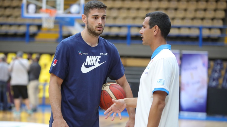 Παπαπέτρου: «Οφείλουμε ένα τεράστιο ευχαριστώ στα παιδιά που έπαιξαν στα παράθυρα»