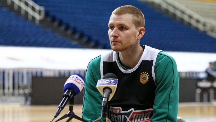 Ουάιτ: «Να είμαστε έτοιμοι αν η Χίμκι παίξει διαφορετικά»