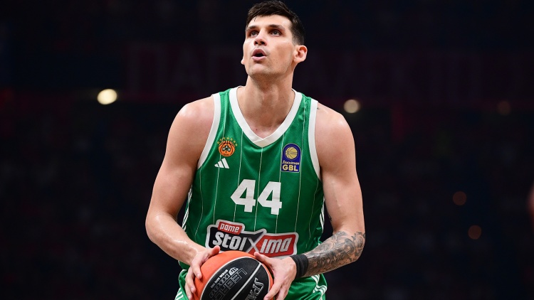 Ντίνος Μήτογλου: «Το γεγονός ότι έχουμε χάσει και την Euroleague και το πρωτάθλημα μας πεισμώνει πάρα πολύ»