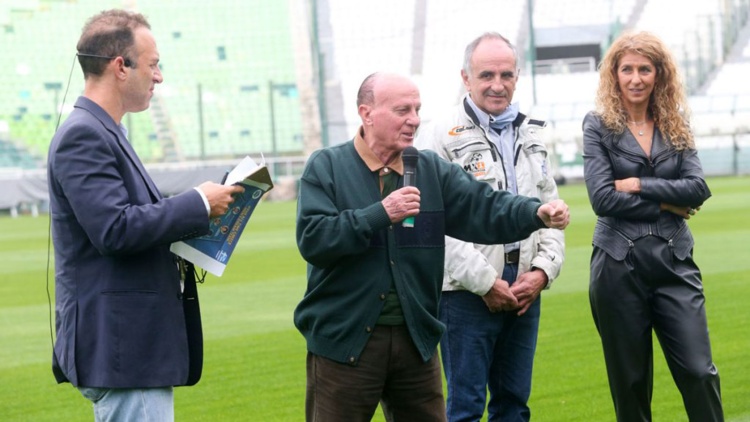 Ο Δομάζος ξενάγησε τους... Χαρλεάδες στη Λεωφόρο (pics)