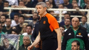 Ο Λαμόνικα στη διαιτητική τριάδα του Game 3 (pic)