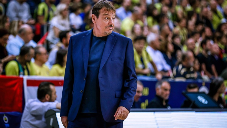 Άταμαν: «Η Φενέρ θα μπορούσε να είχε τελειώσει το ματς, αλλά ο ηγέτης Σλούκας πήρε την μπαγκέτα»