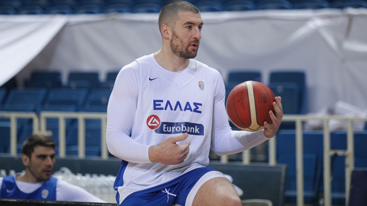 Προβάρει το «τριφύλλι» ο Καββαδάς