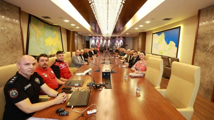 Σαμσουνσπόρ: Σύσκεψη για τα μέτρα ασφαλείας ενόψει Παναθηναϊκού παρουσία του νομάρχη Σαμσούντας