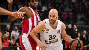 «Κοιτάει τις εξελίξεις για Καλάθη ο Ολυμπιακός»