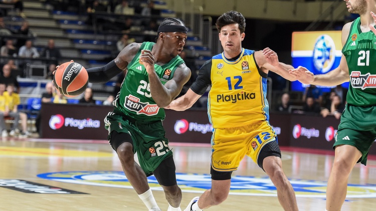 Άργησε να μπει στο ματς και το πλήρωσε!