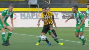 Δύο αστεία πέναλτι από τον Βρέσκα, απέκρουσε το ένα ο Ξενόπουλος (vid)