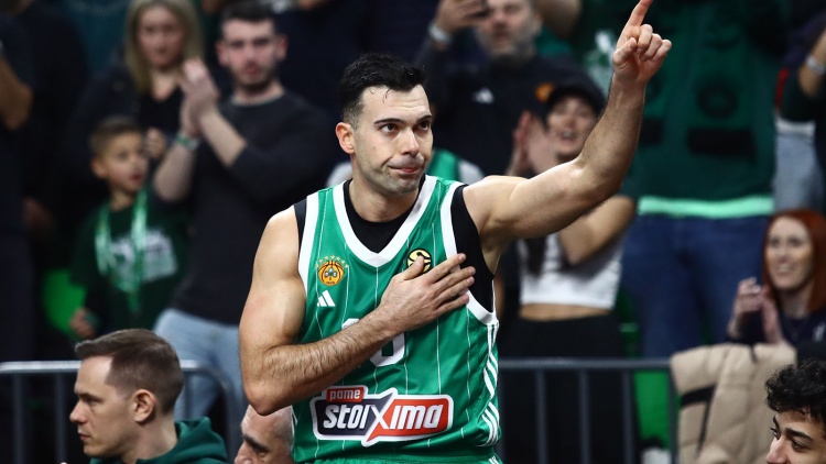 Σλούκας: «Είμαι περήφανος για τους συμπαίκτες μου, θυσίασαν τα κορμιά τους»