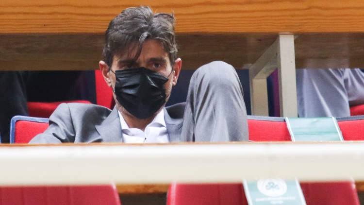 Υβριστικά συνθήματα και αποχώρηση του Δ. Γιαννακόπουλου από το ΟΑΚΑ