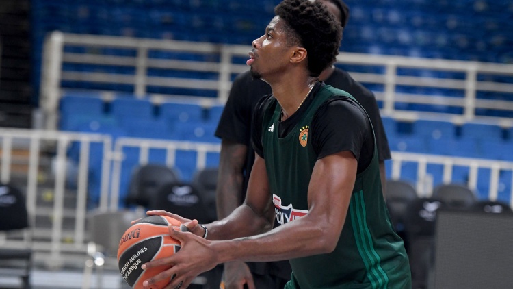 Αντετοκούνμπο: «Πρέπει να βελτιώσουμε πολλά κομμάτια του παιχνιδιού μας»