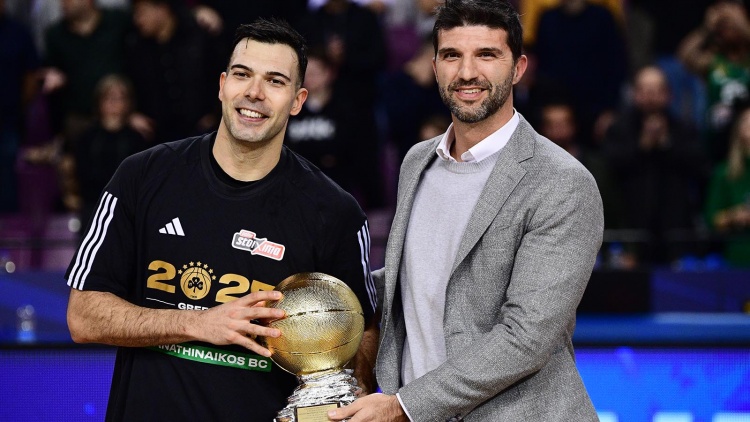 MVP του τελικού ο Κώστας Σλούκας (vid)