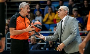 «Έτσι δεν μπορούμε να κερδίζουμε, ο Πεδουλάκης δεν είπε τίποτα στους διαιτητές»