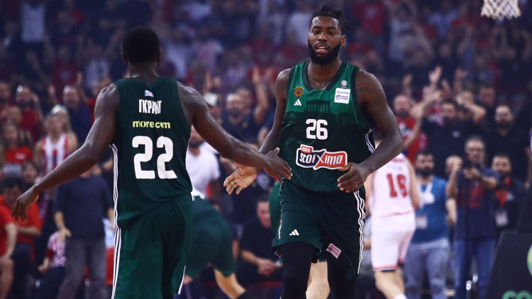 Συνδύασε τη νίκη με αμυντικά ρεκόρ