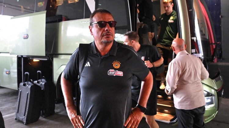 Έφτασε στο ΣΕΦ η αποστολή του Παναθηναϊκού για τον 4ο τελικό (vid)