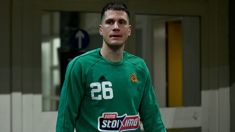 Νέντοβιτς: «Να δείξουμε αντίδραση - Η απόσταση με τον Ολυμπιακό δεν είναι αυτή που φάνηκε»