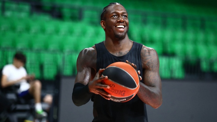 Ναν: «Πριν από 15 χρόνια θα απέρριπτα την Αθήνα, σήμερα όμως είμαι χαρούμενος»