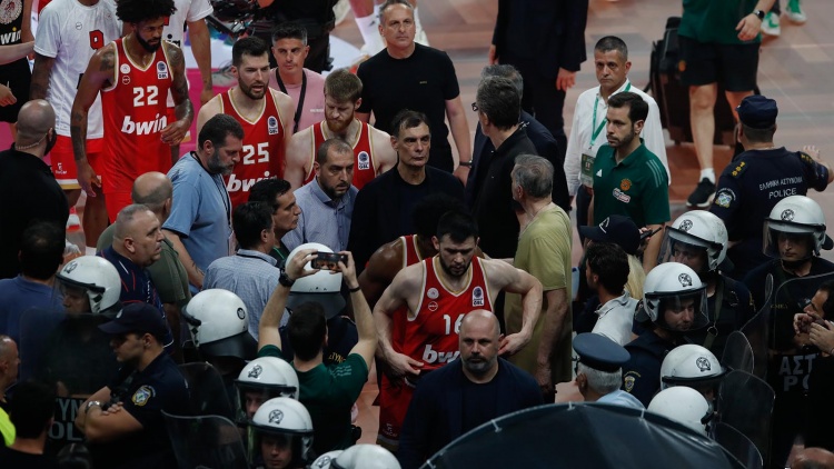 Καταγγελία Παναθηναϊκού για Μπαρτζώκα: «Επιτέθηκε φραστικά στους θεατές, από αστυνομικό το σπρώξιμο» (vid)