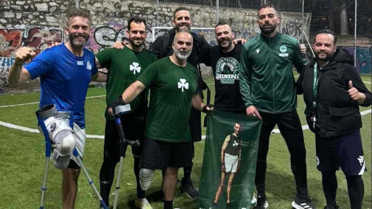 Ο Παππάς στην προπόνηση του ποδοσφαίρου Ακρωτηριασμένων του Παναθηναϊκού