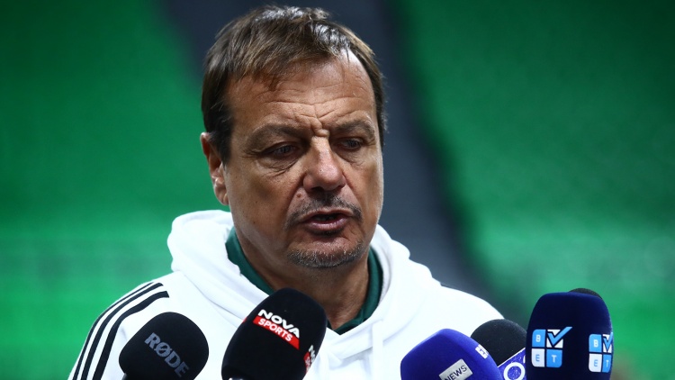 Άταμαν: «Μας νίκησαν πνευματικά και τακτικά στο ντέρμπι - Θα παίξει ο Σλούκας με Μακάμπι»