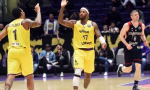 Υπογράφει από ώρα σε ώρα ο Φόστερ