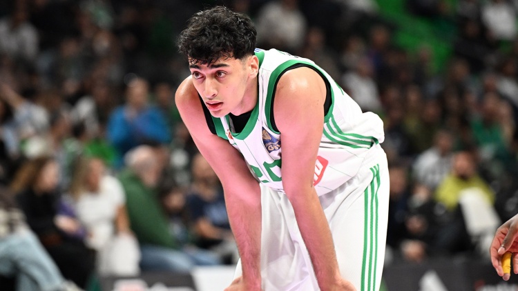 Σαμοντούροβ: «Οι ευθύνες που μου δίνονται είναι ευχάριστες και κίνητρο για να δουλέψω περισσότερο»