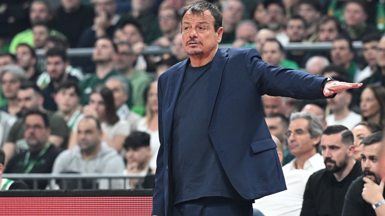 Άταμαν: «Συγκεντρωνόμαστε με αυτό το ρόστερ και θα δούμε τις επόμενες μέρες τι θα γίνει»