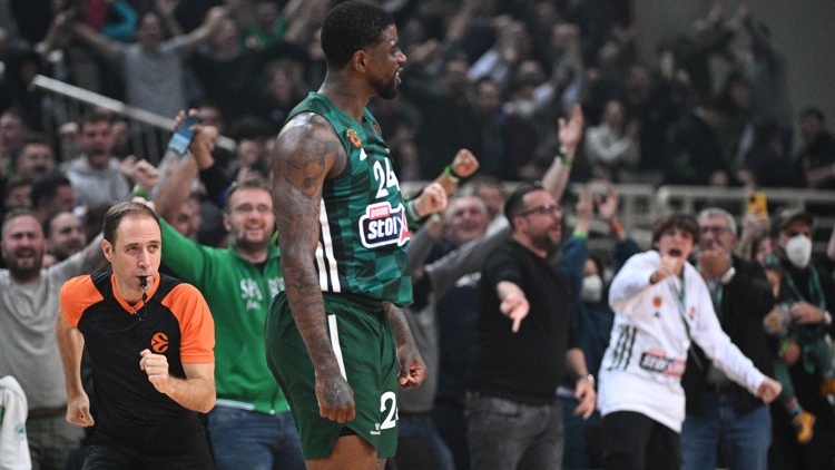 Τα στιγμιότυπα της νίκης του Παναθηναϊκού κόντρα στην Αρμάνι (vid)