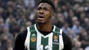 Πρόβλημα με Αντετοκούνμπο, αμφίβολος για ΑΕΚ