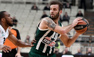 Παππάς: «Ελπίζω να με καλέσει στο εξοχικό του ο Πιτίνο»