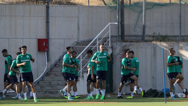 Προπόνηση με κυκλοφορία μπάλας - Ατομικό ο Πούγγουρας